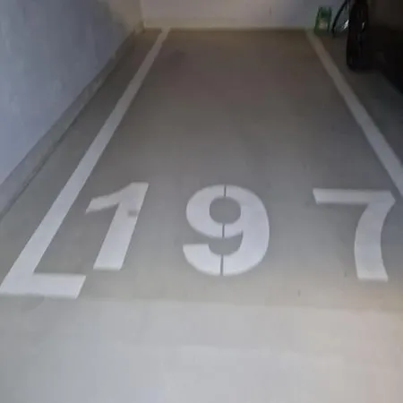 Luxury Princessa & Garage & Cable Tv Channels Apartment