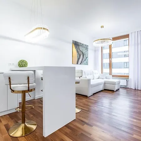Luxury Princessa & Garage & Cable Tv Channels Apartment *