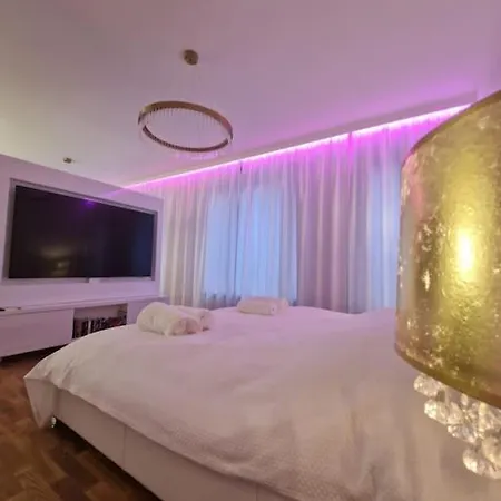 Luxury Princessa & Garage & Cable Tv Channels Apartment Warsaw