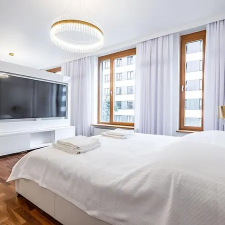 Luxury Princessa & Garage & Cable Tv Channels Apartment Warsaw