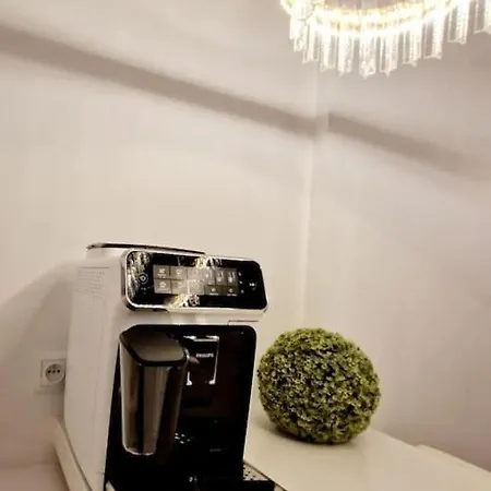 Luxury Princessa & Garage & Cable Tv Channels Apartment