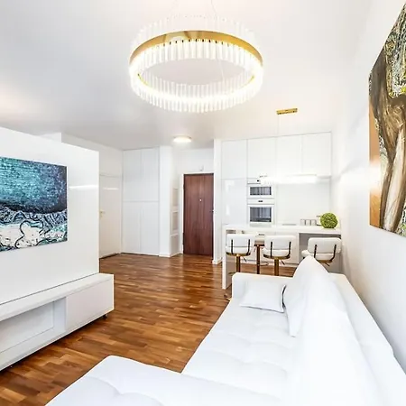 Luxury Princessa & Garage & Cable Tv Channels Apartment *