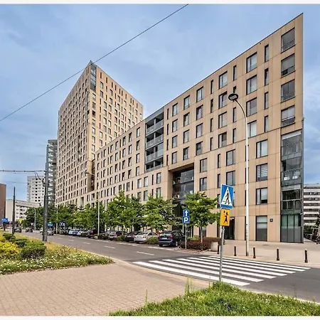 Luxury Princessa & Garage & Cable Tv Channels Apartment Warsaw