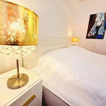 Luxury Princessa & Garage & Cable Tv Channels Apartment